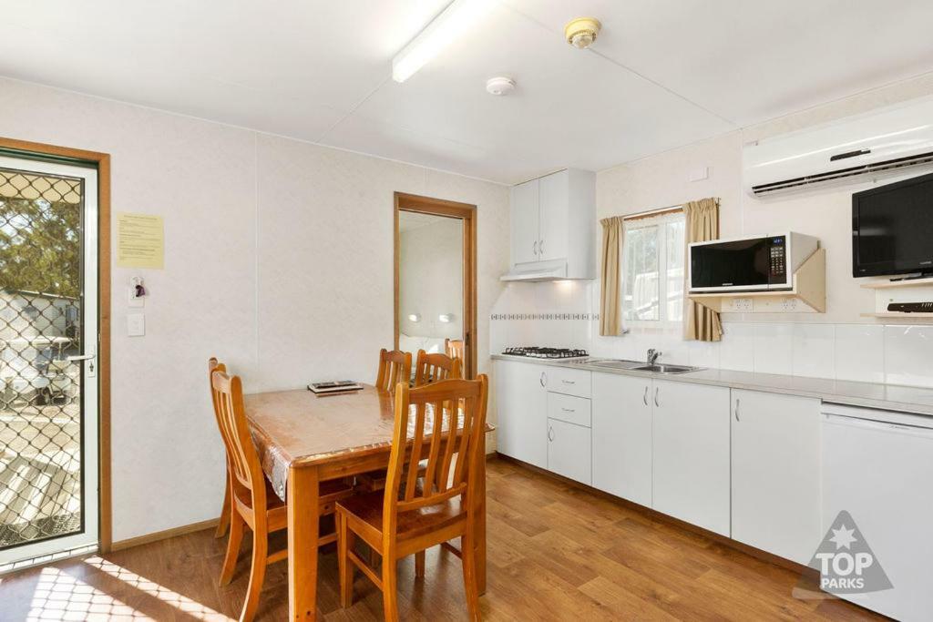 Gawler Caravan Park Bagian luar foto